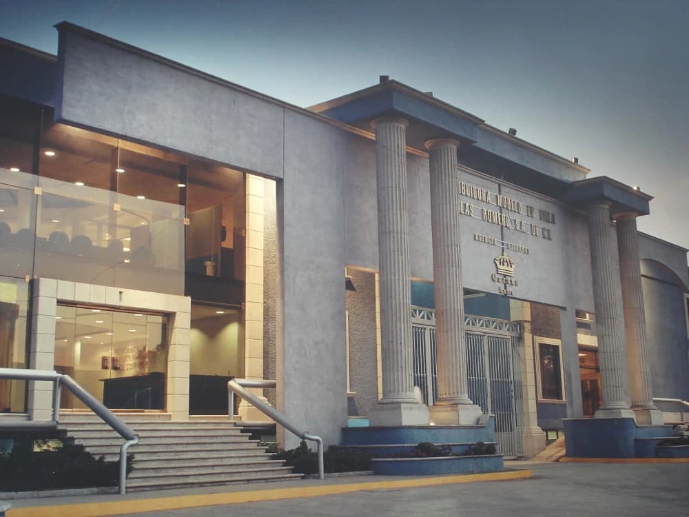 Fachada de Corona Atizapán